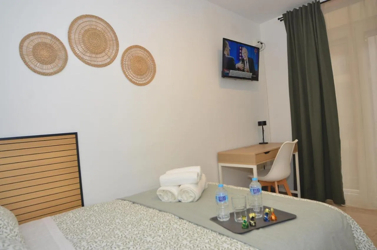 Alojamiento Azahara Hotel Malaga Guest house